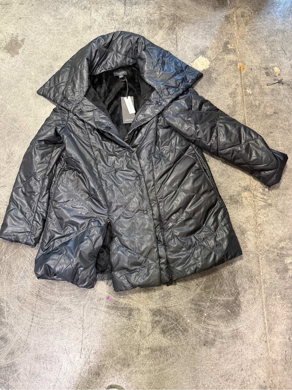 Luukaa Black Quilted Puffer Coat with Wide Collar NWT super stylish!